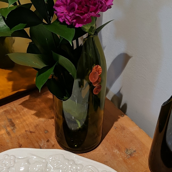 Vase made of wine bottle - Picture 3 of 3